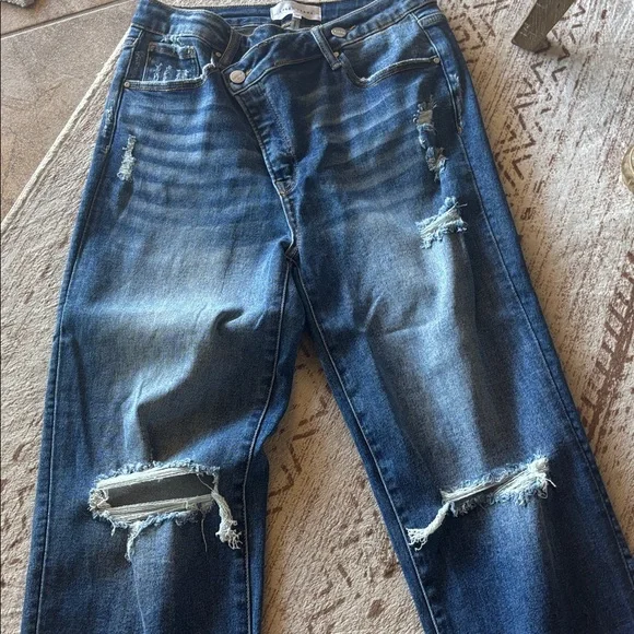 Risen Crossover Distressed Girlfriend Jeans - Picture 4 of 13
